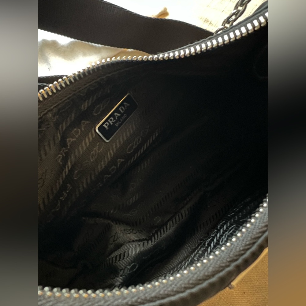 PRADA Re-Edition 2005 Re-Nylon Bag - Picture 5 of 8